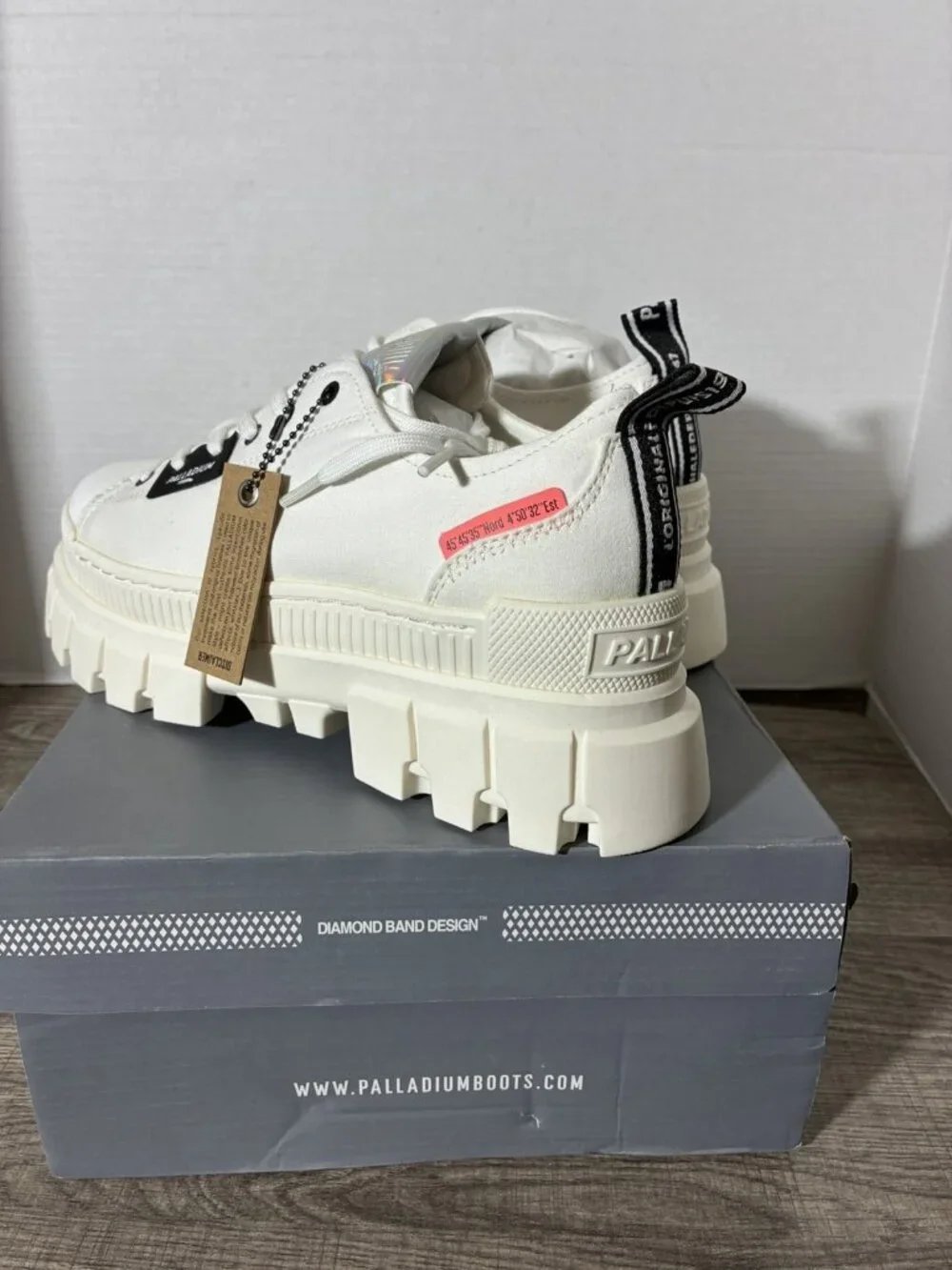 Palladium REVOLT LO TX In Star White Size 10